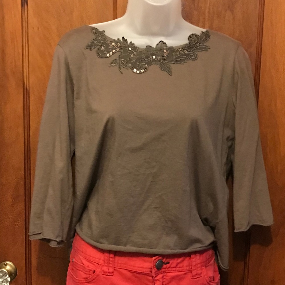 "J. Jill" brown top (long sleeve) t-shirt) w/embellished collar, M